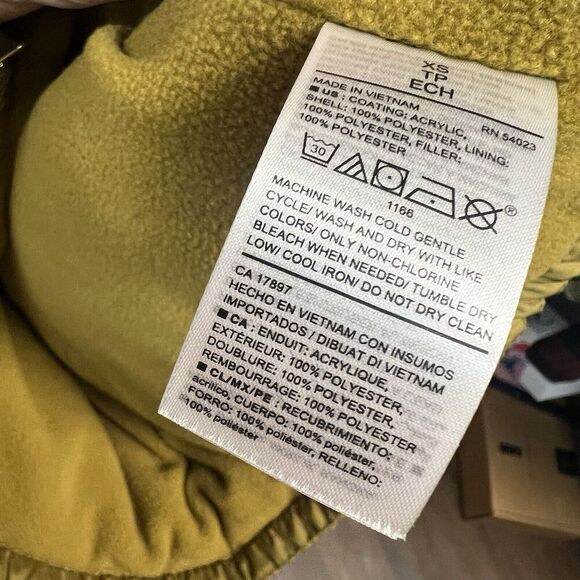 Old Navy Quilted Frost-Free Vest in jungle grove Size XSmall - Picture 6 of 6